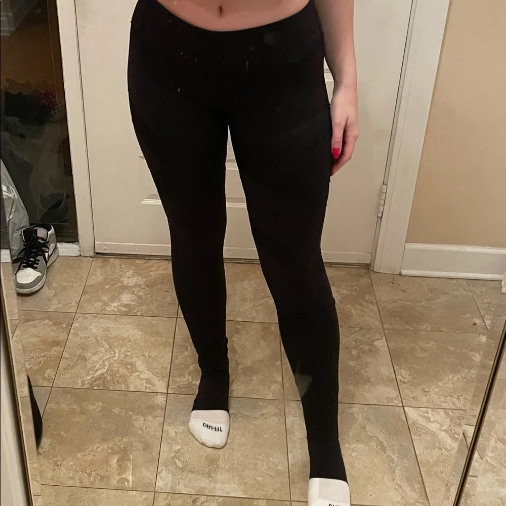 LuluLemon leggings - Picture 5 of 8